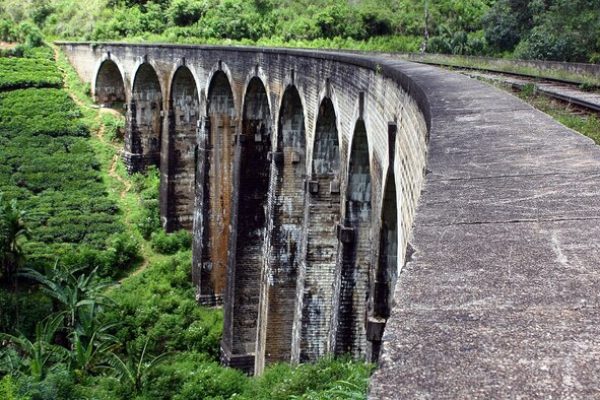 Nine_arches_bridge (1)